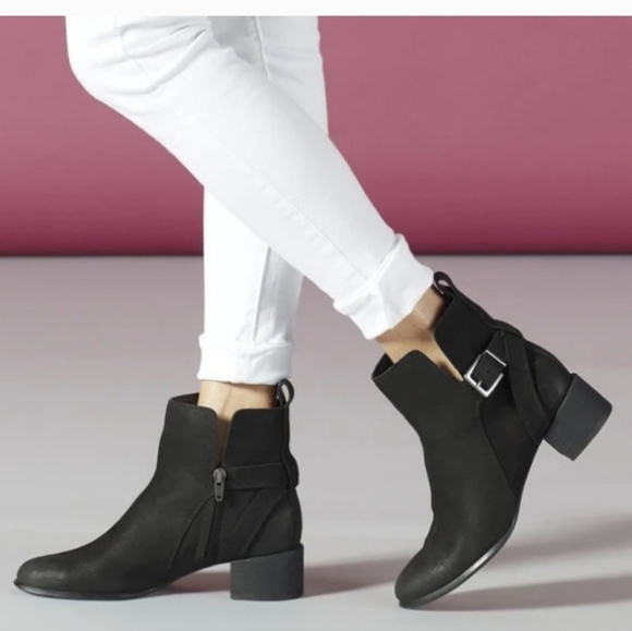 Vionic Sienna Nubuck Waterproof Leather Heeled Ankle Booties Black USA 6 - Picture 1 of 15